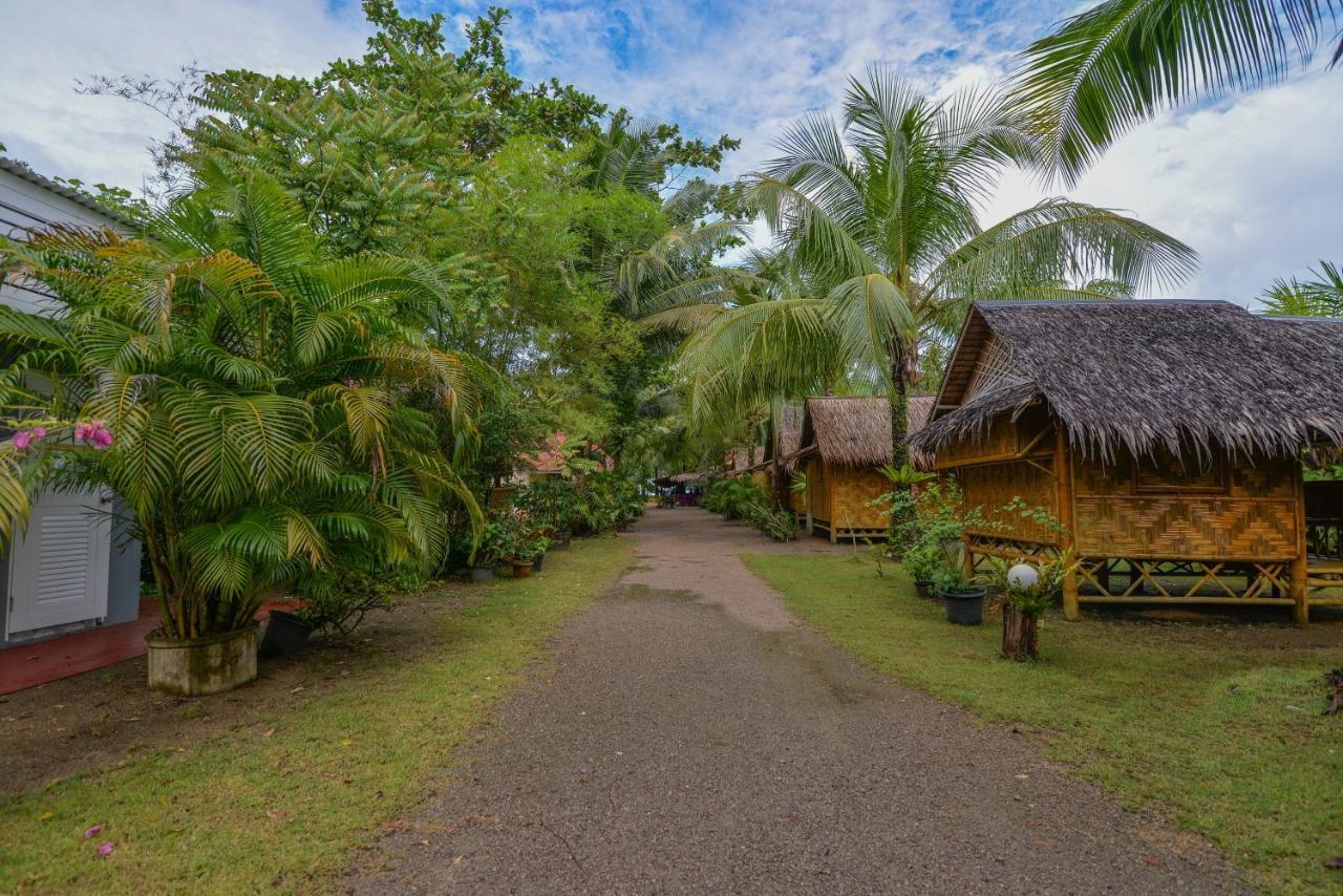 Bananas & Restaurant Resort Krabi